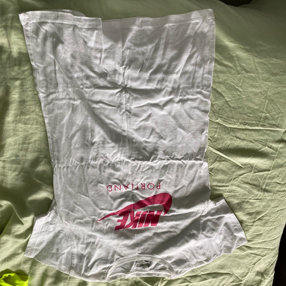 girls nike shirt